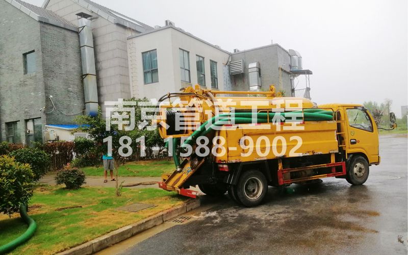 246翠林山庄小区化粪池清理