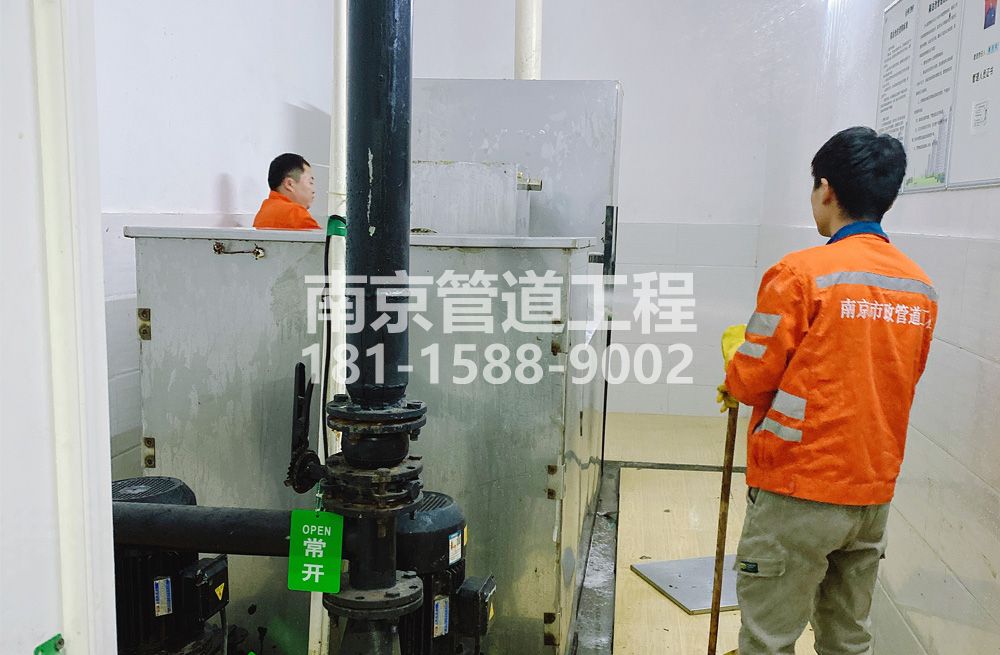 302翠林山庄隔油设备清洗